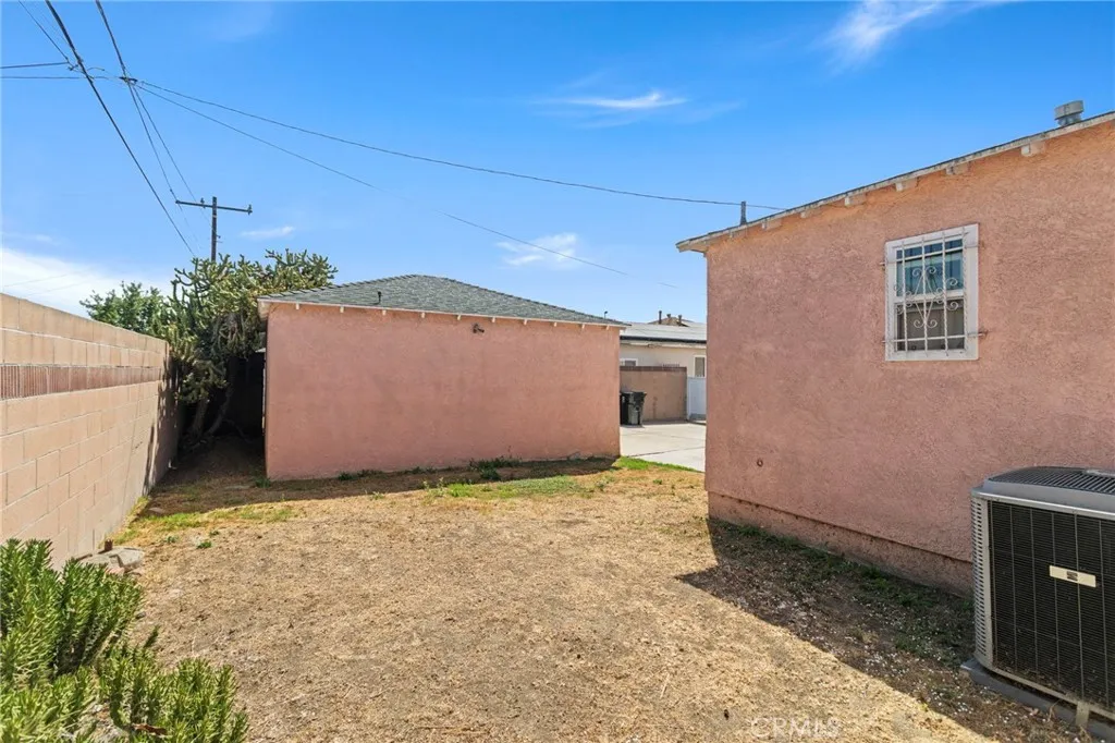 1445 W 110th Place, Los Angeles, California 90047 home-pic-29